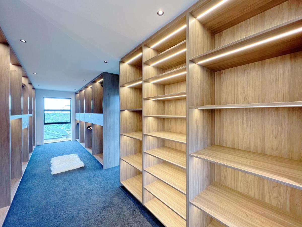 Вилла Elegant Beach House In Long Bay Окленд Экстерьер фото