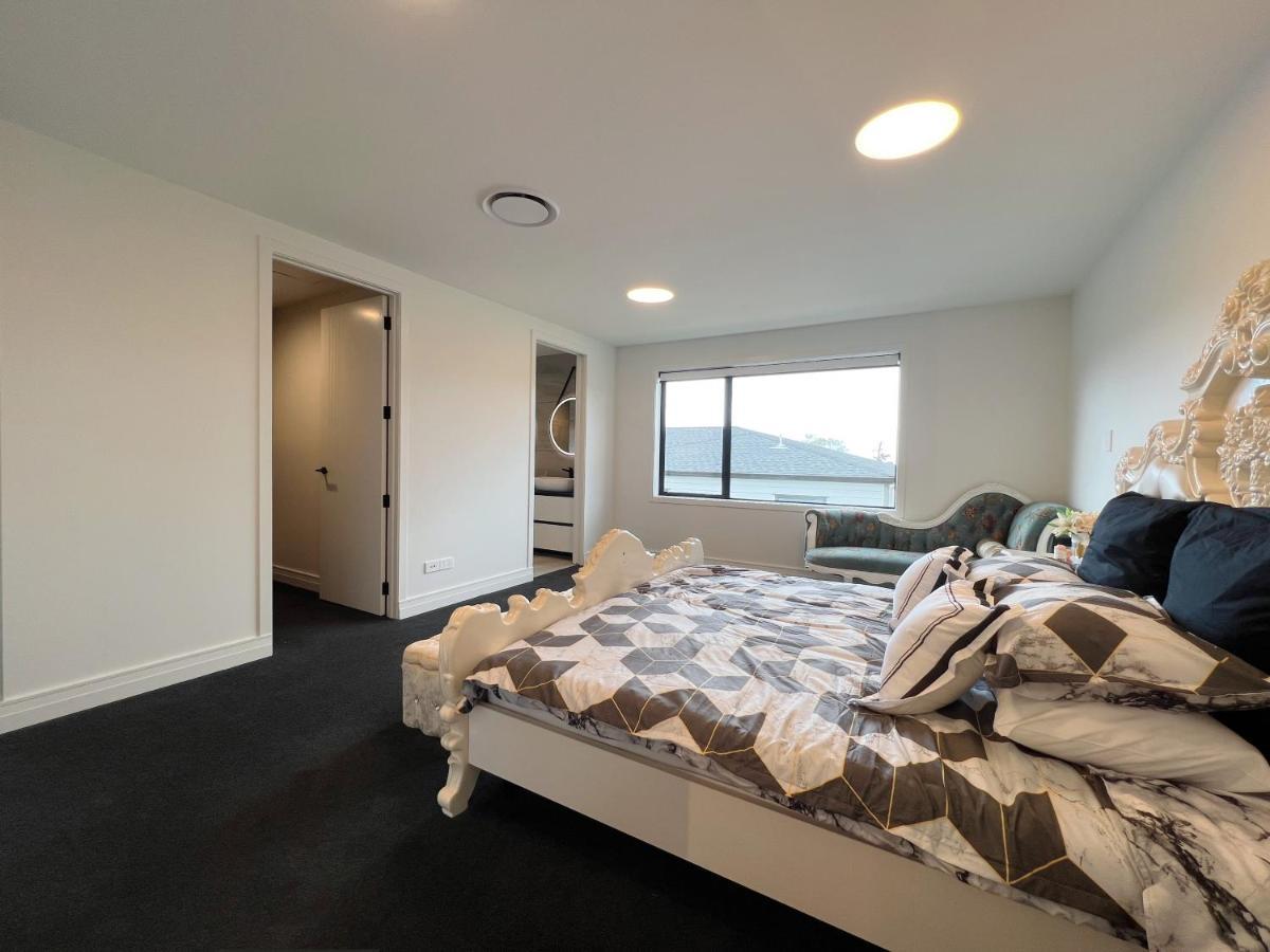 Вилла Elegant Beach House In Long Bay Окленд Экстерьер фото
